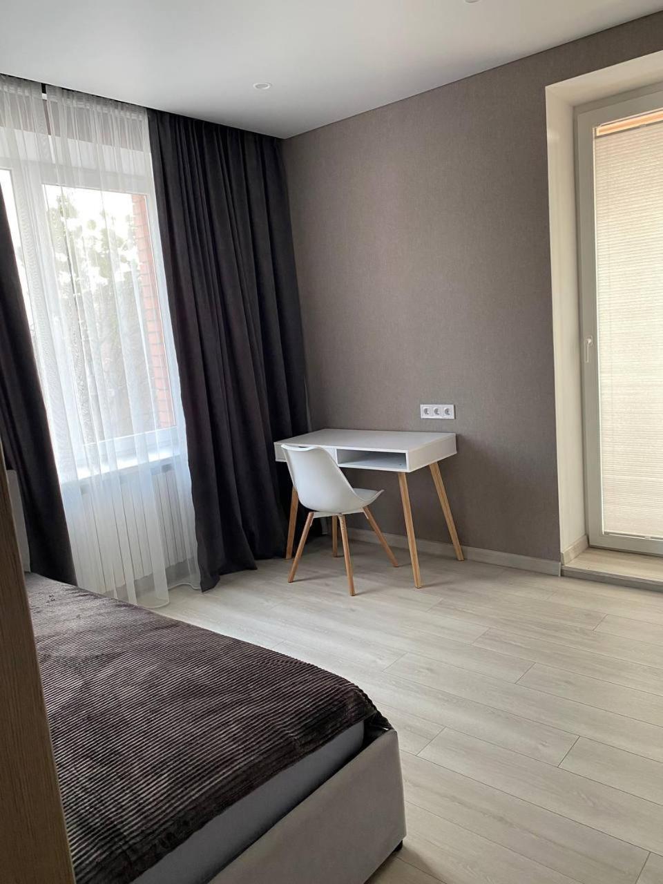 Apartpoltava Двокімнатні Апартаменти З Джакузі Біля Листопаду Poltava Exterior foto
