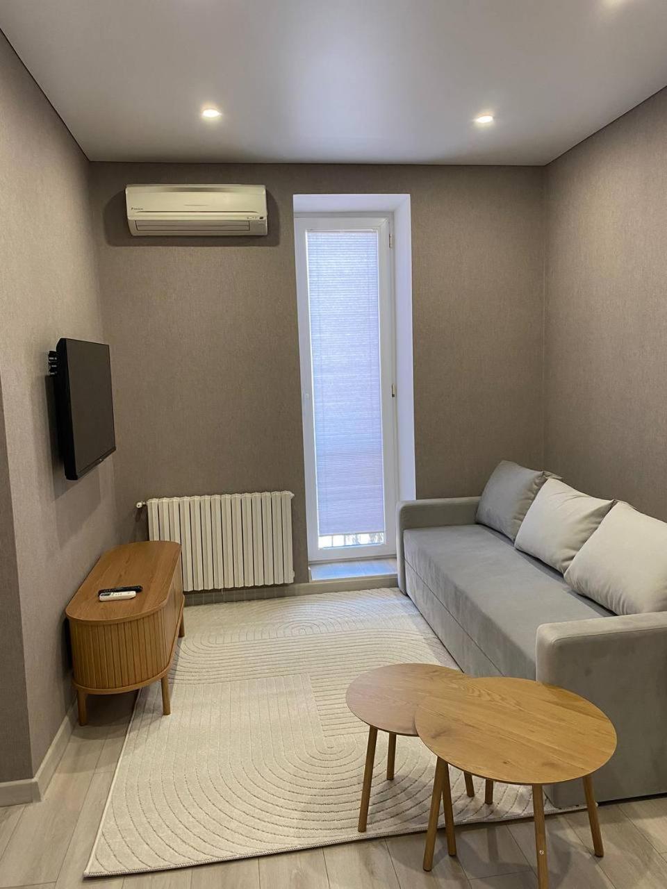 Apartpoltava Двокімнатні Апартаменти З Джакузі Біля Листопаду Poltava Exterior foto