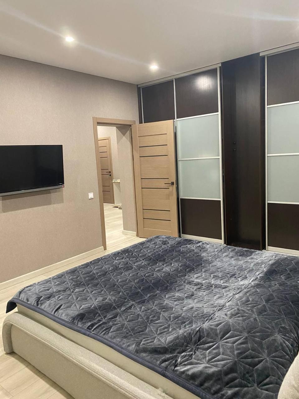 Apartpoltava Двокімнатні Апартаменти З Джакузі Біля Листопаду Poltava Exterior foto
